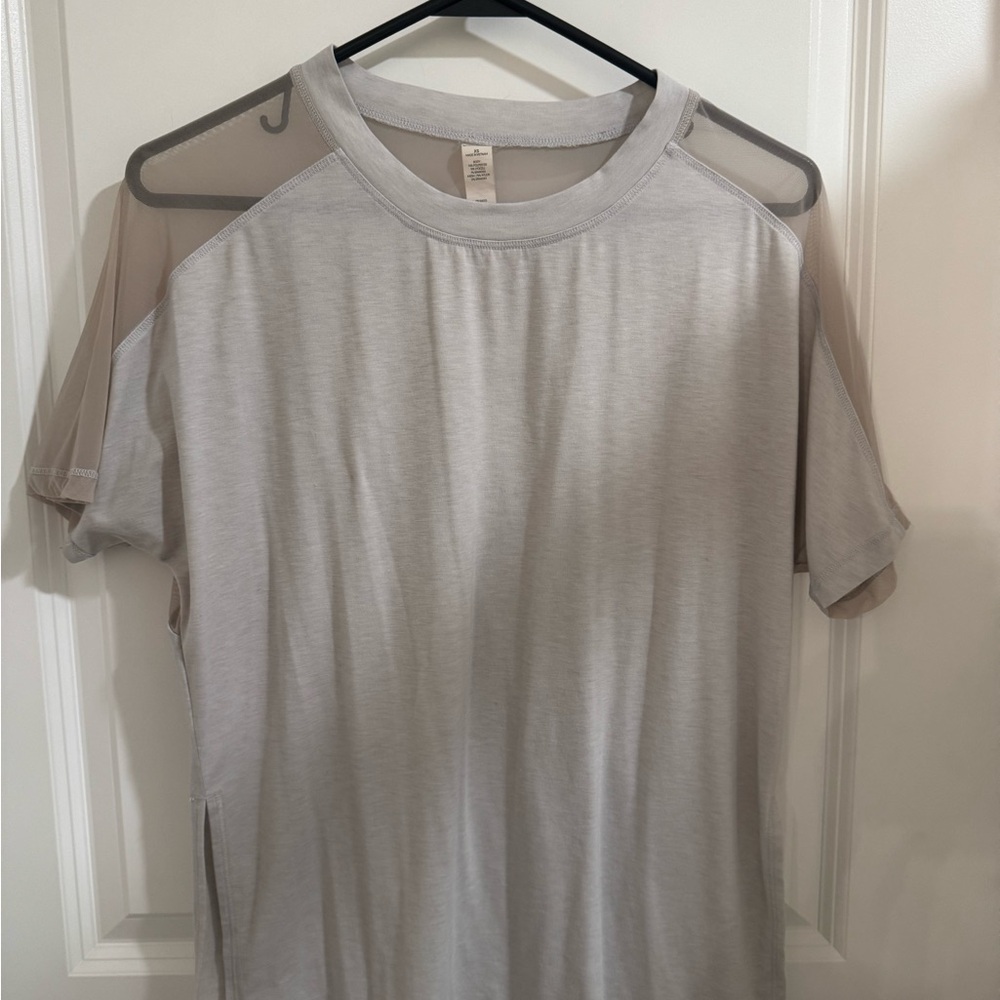 Athleta Gray Mesh Panel Short Sleeve Active Top | Lightweight | XS